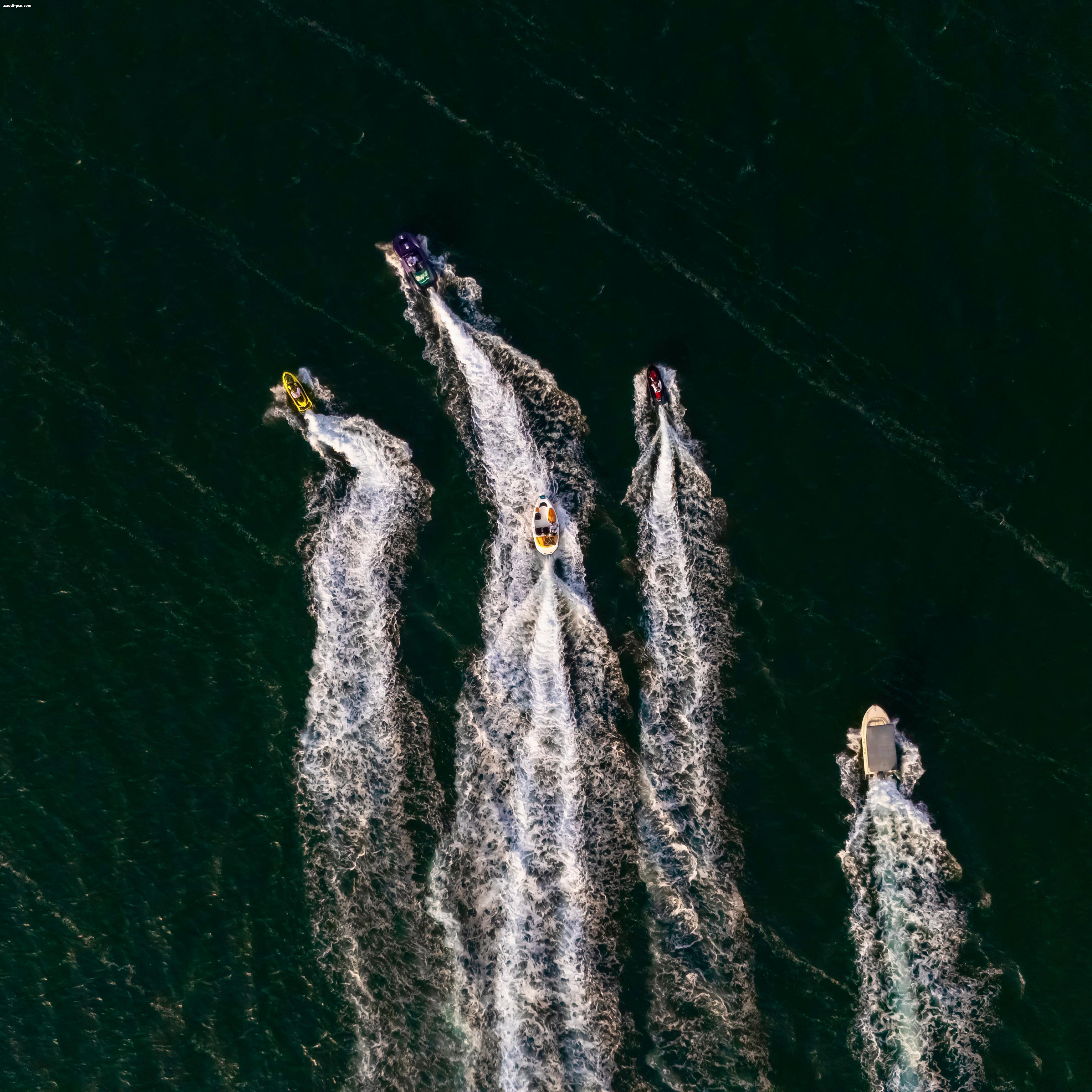 شاطئ نصف القمر بالظهران وجهة سياحية بحرية مثالية بخدمات متكاملة